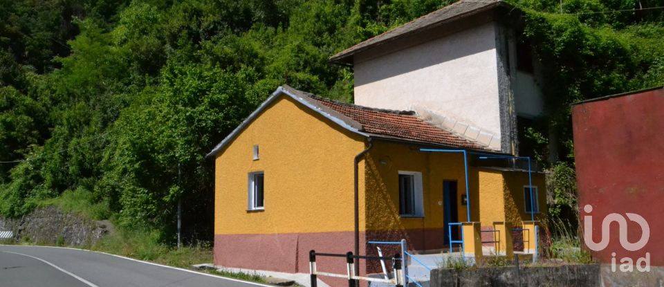 Casa di paese 3 locali di 45 m² in Lumarzo (16024)