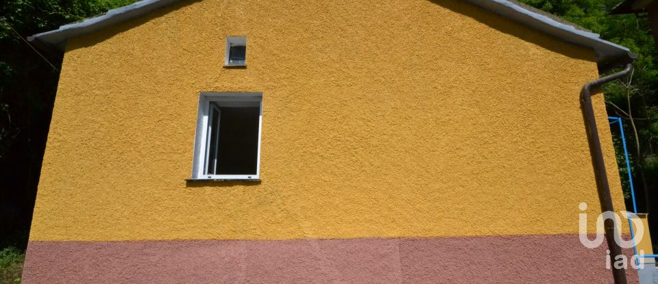 Casa di paese 3 locali di 45 m² in Lumarzo (16024)