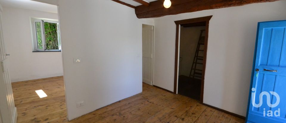 Casa di paese 3 locali di 45 m² in Lumarzo (16024)