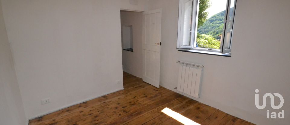 Casa di paese 3 locali di 45 m² in Lumarzo (16024)