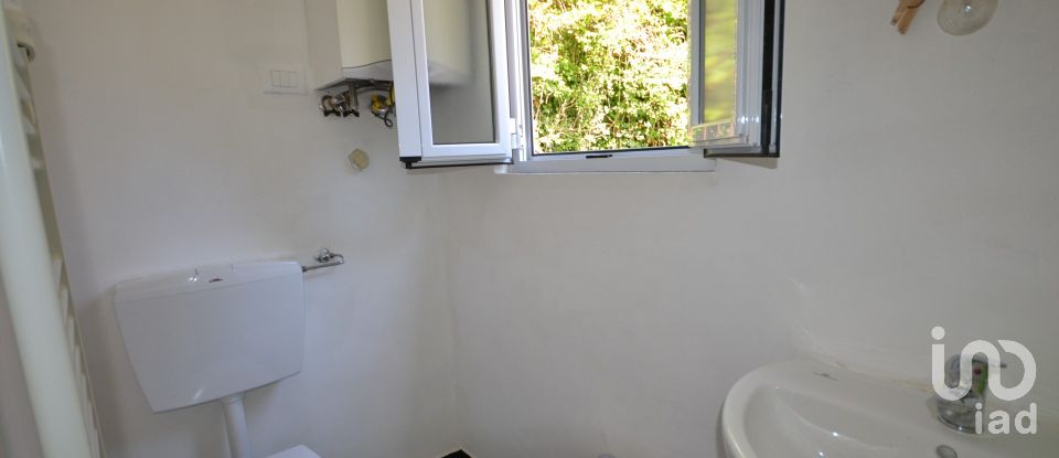 Casa di paese 3 locali di 45 m² in Lumarzo (16024)