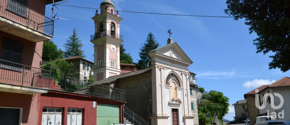 Casa di paese 3 locali di 45 m² in Lumarzo (16024)