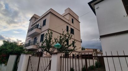 Loft 2 locali di 95 m² a Roma (00155)