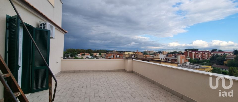 Loft 2 locali di 95 m² a Roma (00155)