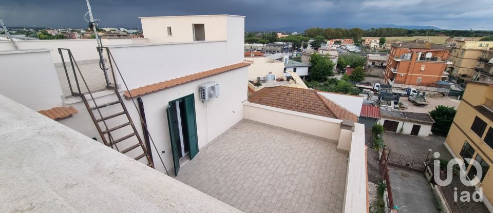 Loft 2 locali di 95 m² a Roma (00155)