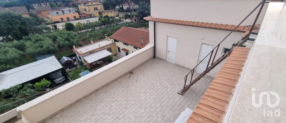 Loft 2 locali di 95 m² a Roma (00155)