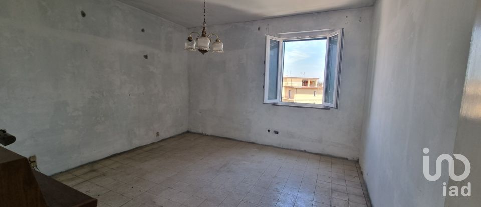 Loft 2 locali di 95 m² a Roma (00155)