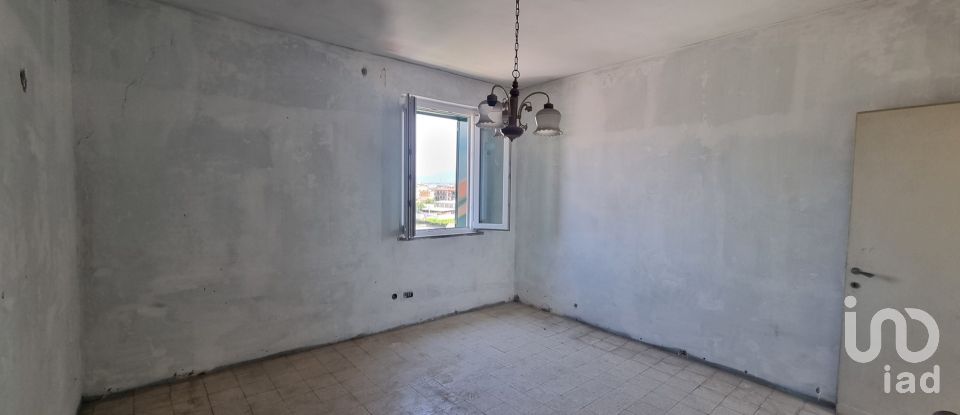 Loft 2 locali di 95 m² a Roma (00155)