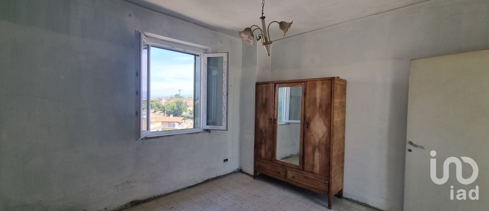 Loft 2 locali di 95 m² a Roma (00155)