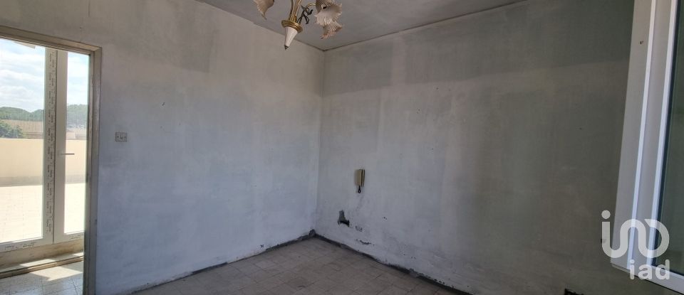 Loft 2 locali di 95 m² a Roma (00155)