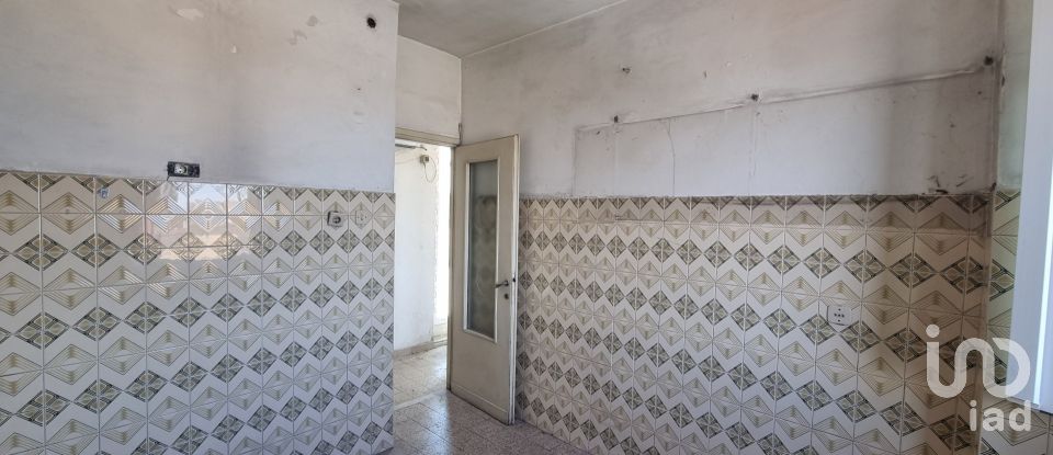 Loft 2 locali di 95 m² a Roma (00155)