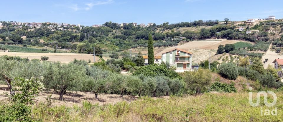 Casa indipendente 6 locali di 290 m² in Campofilone (63828)