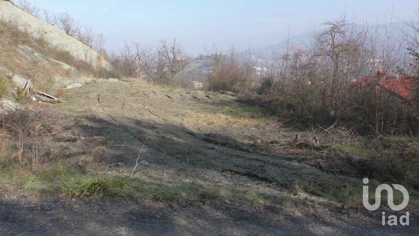 Terreno di 2.990 m² in Cairo Montenotte (17014)