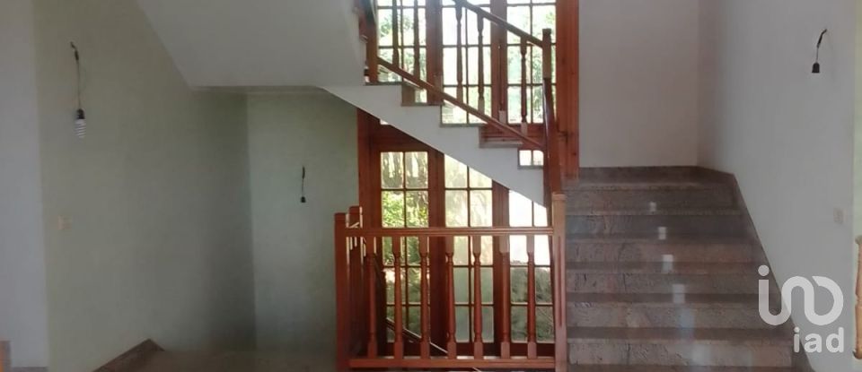 Casale 19 locali di 485 m² in Morro d'Oro (64020)