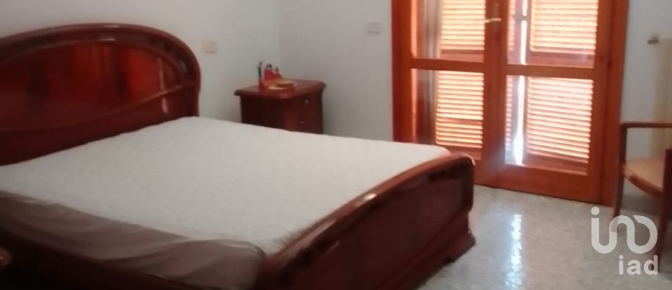 Casale 19 locali di 485 m² in Morro d'Oro (64020)