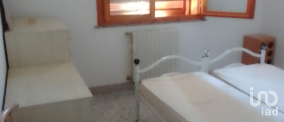 Casale 19 locali di 485 m² in Morro d'Oro (64020)