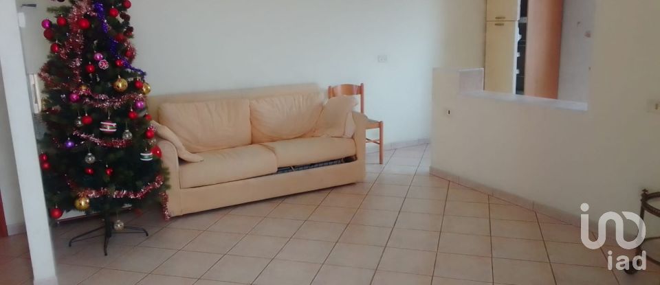 Casale 19 locali di 485 m² in Morro d'Oro (64020)