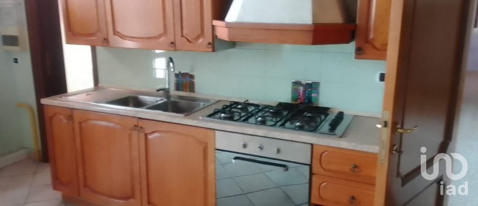 Casale 19 locali di 485 m² in Morro d'Oro (64020)