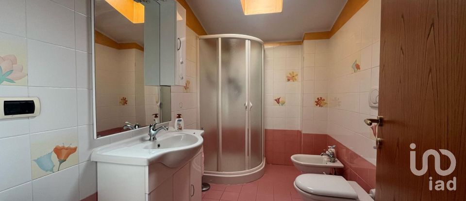 Villa Bifamiliare 8 locali di 150 m² a Arezzo (52100)