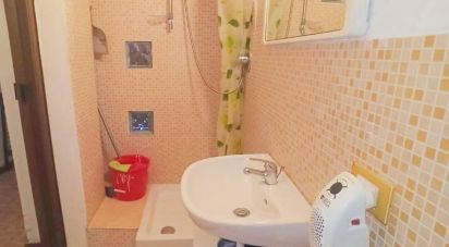 Negozio / locale commerciale di 35 m² in Genova (16166)