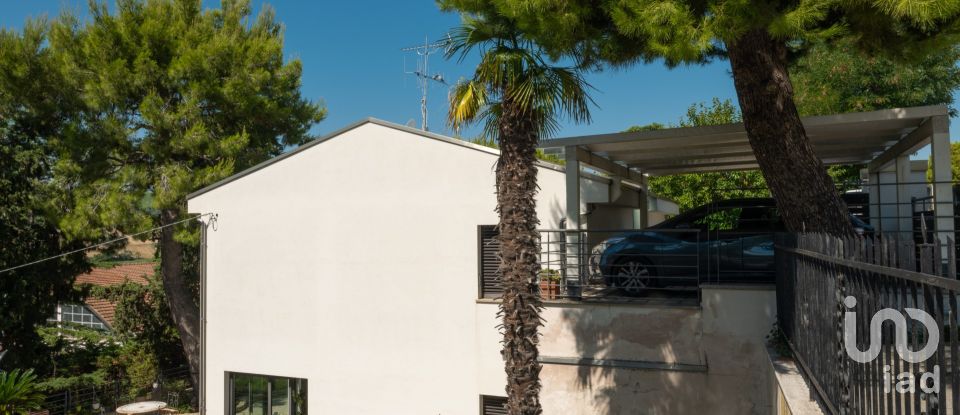 Townhouse 5 rooms of 336 m² in Civitanova Marche (62012)