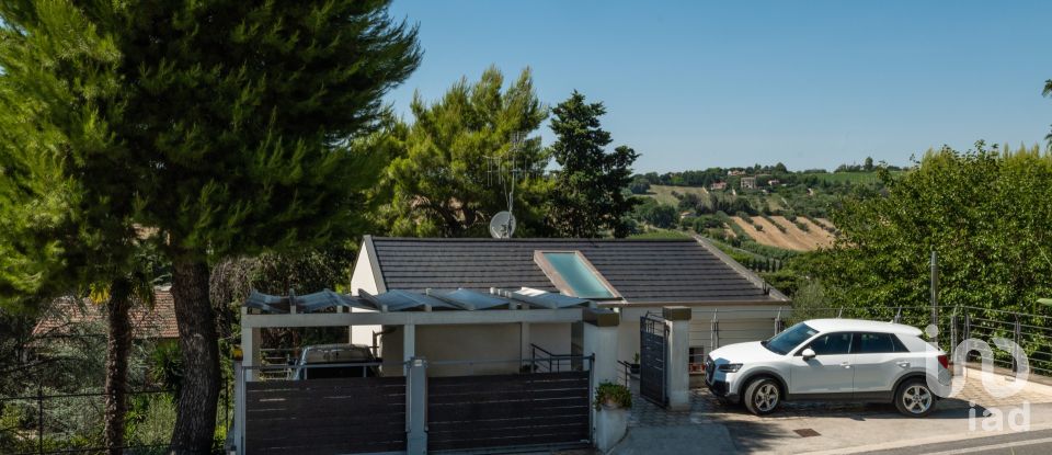 Townhouse 5 rooms of 336 m² in Civitanova Marche (62012)