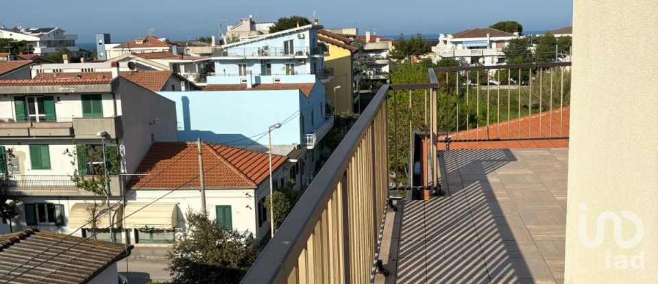 Quadrilocale di 90 m² a Roseto degli Abruzzi (64026)