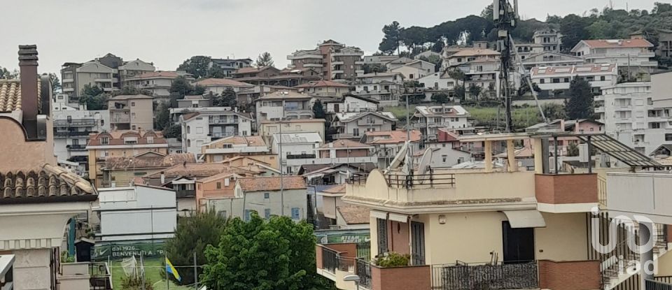Quadrilocale di 90 m² a Roseto degli Abruzzi (64026)