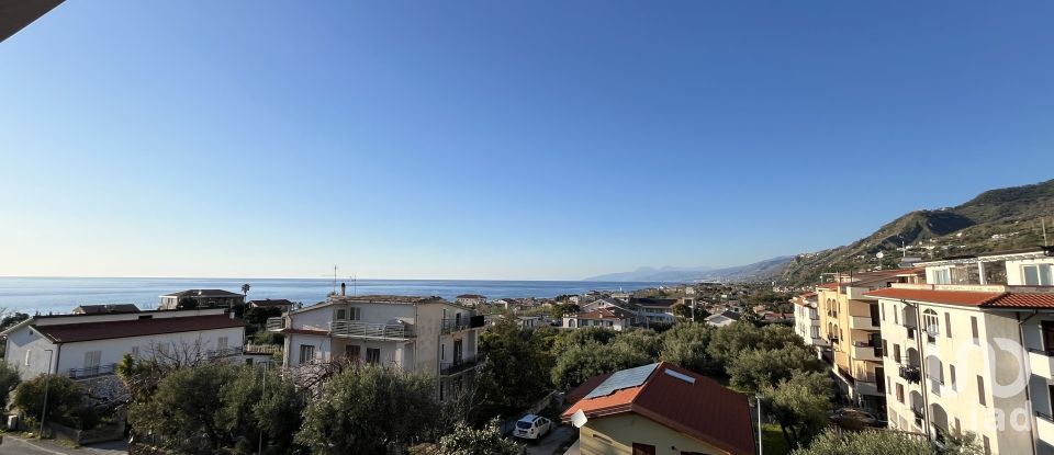 Appartamento 6 locali di 100 m² a - (87030)