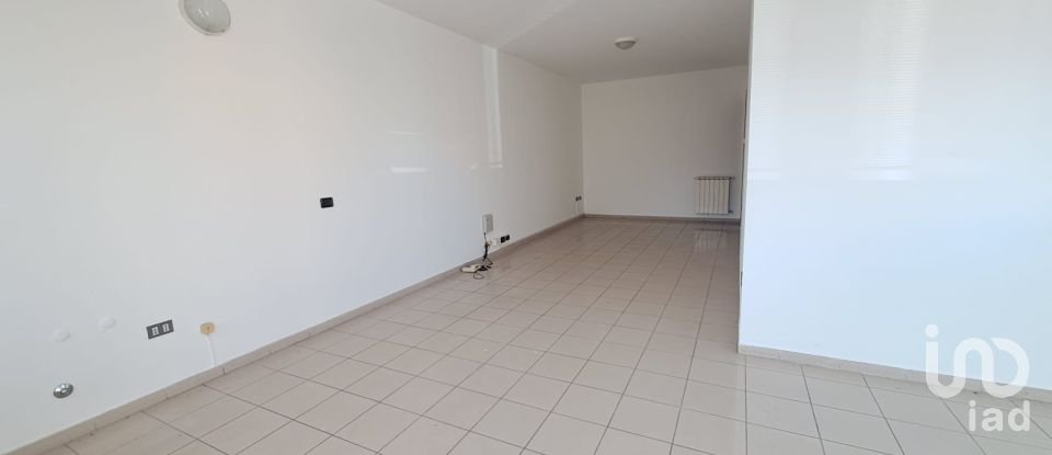 Negozio / locale commerciale di 65 m² in Polesella (45038)