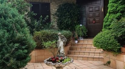 Casale 14 locali di 330 m² in Cerreto d'Esi (60043)