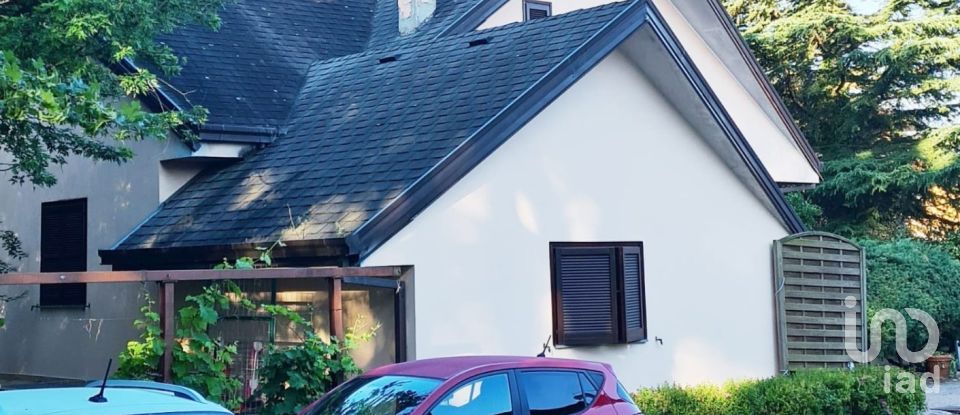 Farm 14 rooms of 330 m² in Cerreto d'Esi (60043)