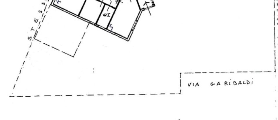 Farm 14 rooms of 330 m² in Cerreto d'Esi (60043)