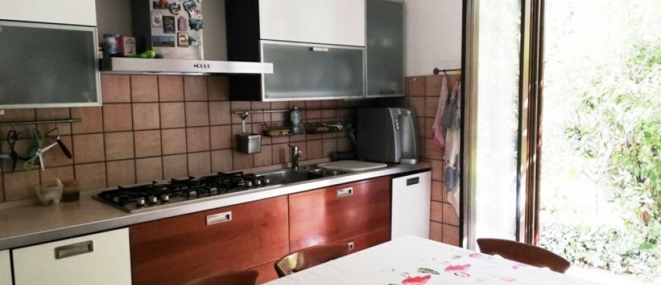 Farm 14 rooms of 330 m² in Cerreto d'Esi (60043)