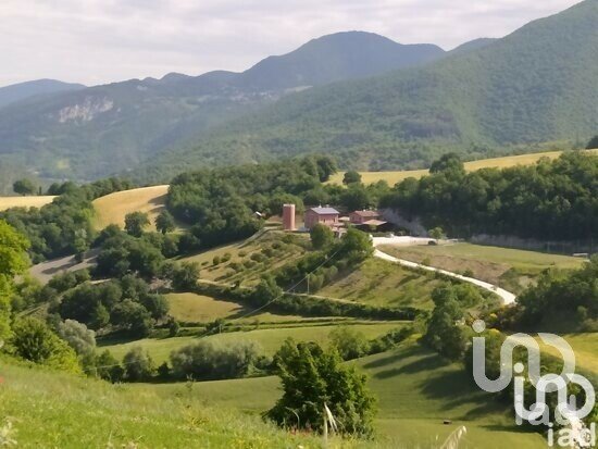 Hotel-ristorante di 750 m² in Fabriano (60044)