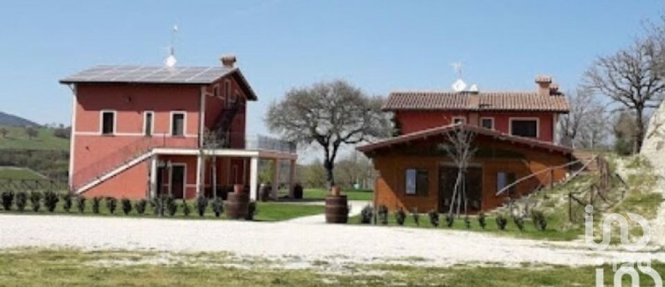 Hotel-ristorante di 750 m² in Fabriano (60044)