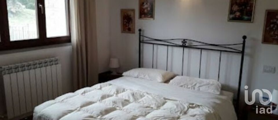 Hotel-ristorante di 750 m² in Fabriano (60044)