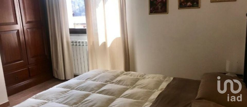 Hotel-ristorante di 750 m² in Fabriano (60044)