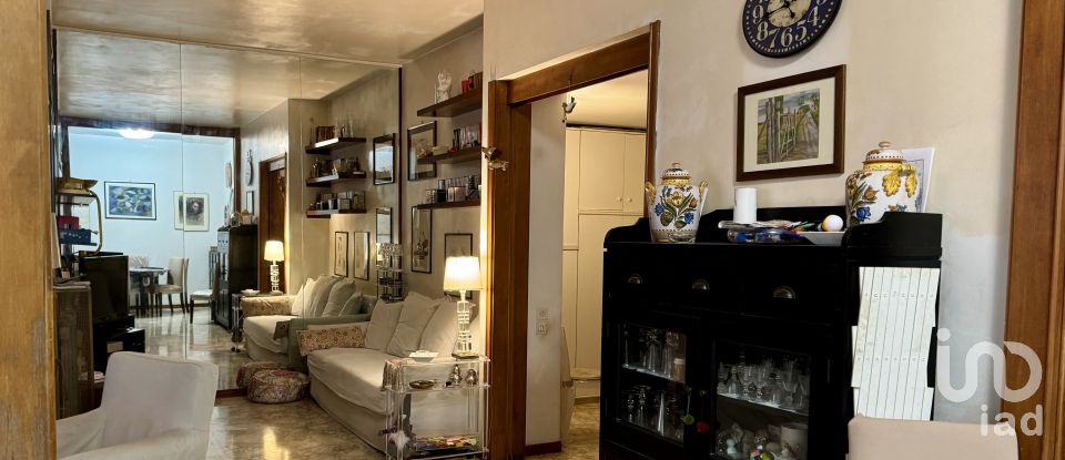 Apartment 7 rooms of 100 m² in Roma (00167)