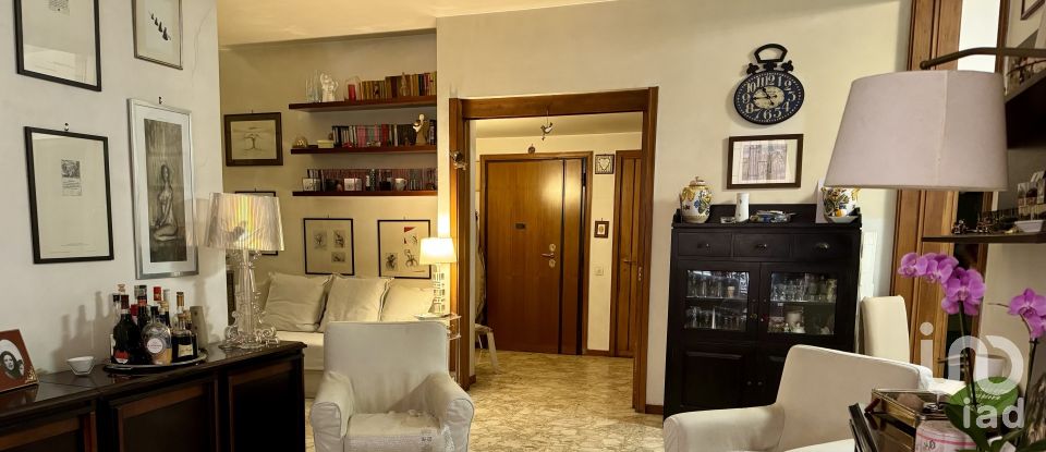 Apartment 7 rooms of 100 m² in Roma (00167)