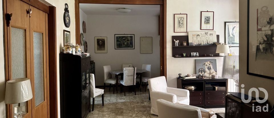 Apartment 7 rooms of 100 m² in Roma (00167)