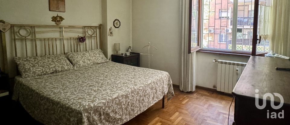 Apartment 7 rooms of 100 m² in Roma (00167)