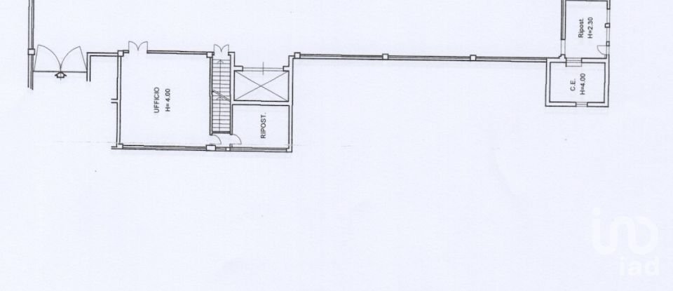 Capannone di 1.300 m² in Pesaro (61122)