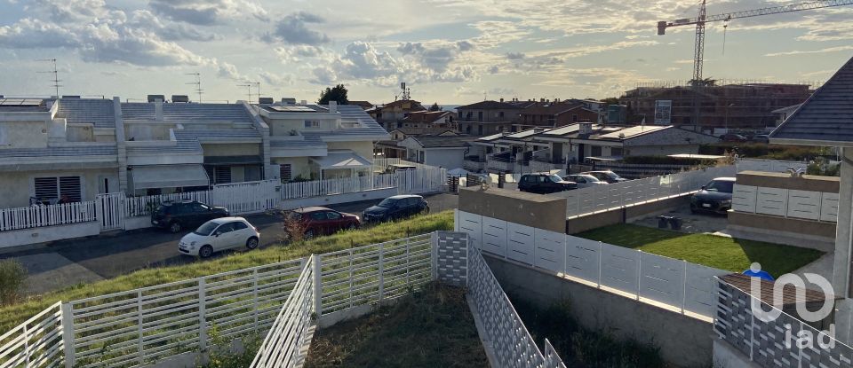 Villa Bifamiliare 4 locali di 90 m² a Guidonia Montecelio (00012)