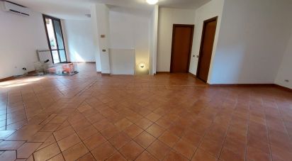 Trilocale di 149 m² a Solaro (20020)