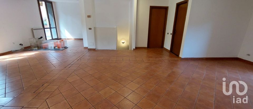 Trilocale di 149 m² a Solaro (20020)