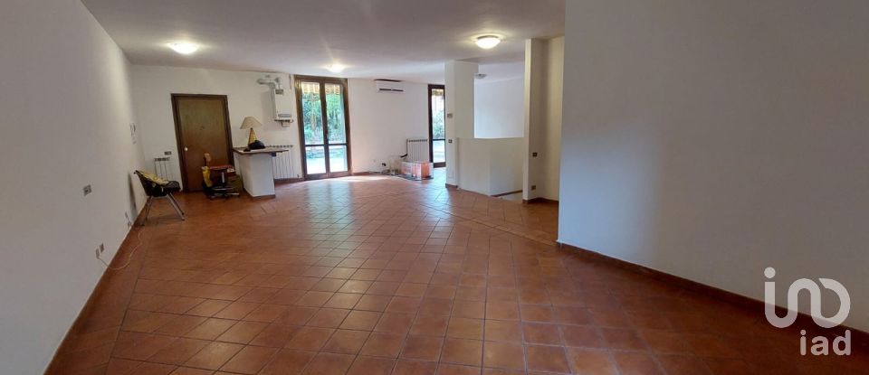 Trilocale di 149 m² a Solaro (20020)