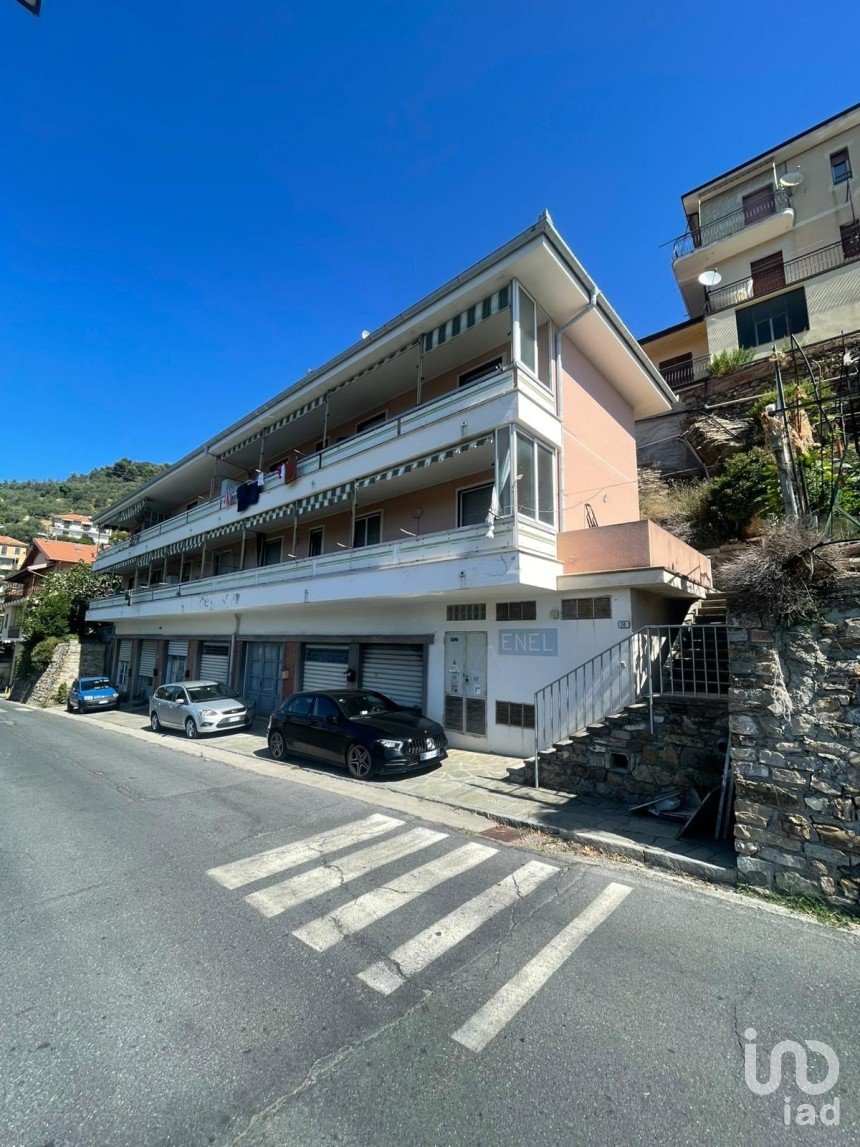 Appartamento 5 locali di 86 m² a Pietrabruna (18010)