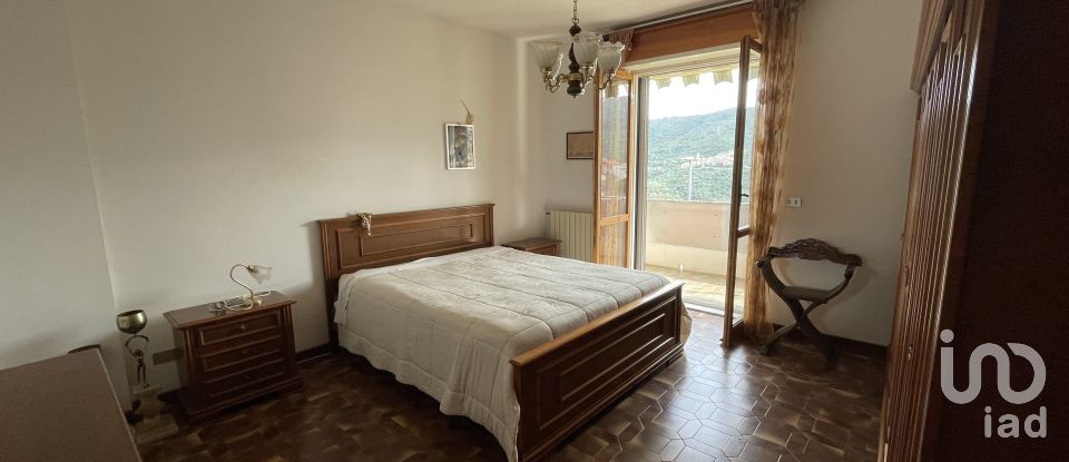 Appartamento 5 locali di 86 m² a Pietrabruna (18010)