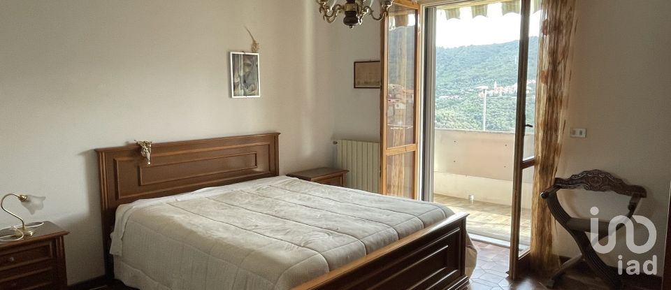 Appartamento 5 locali di 86 m² a Pietrabruna (18010)